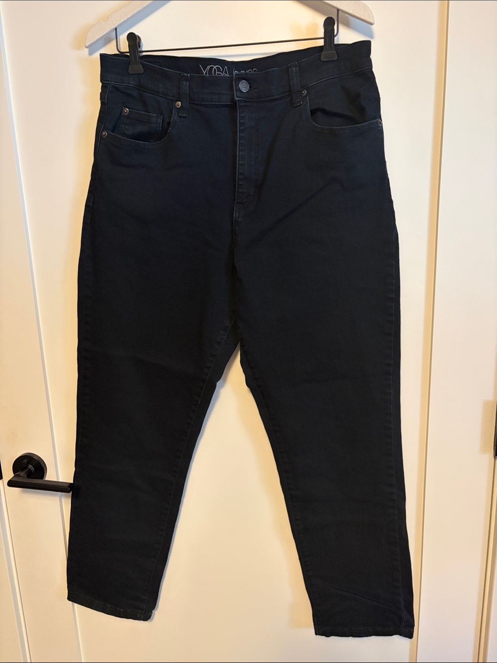 Slim Straight Women's Yoga Jeans in Black